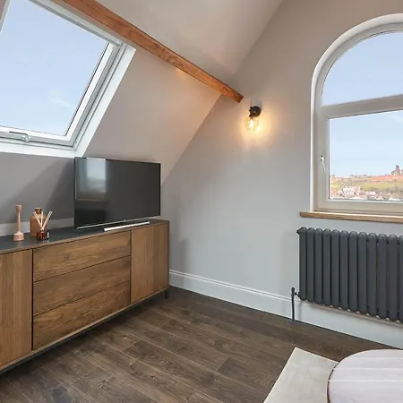 דירה Host & - The Loft At Skinner St