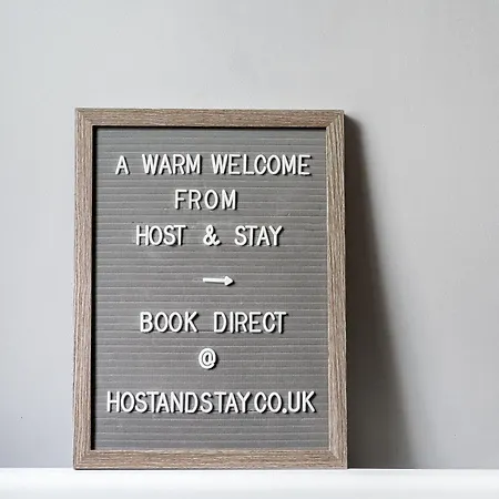 Host & - The Loft At Skinner St Apartment