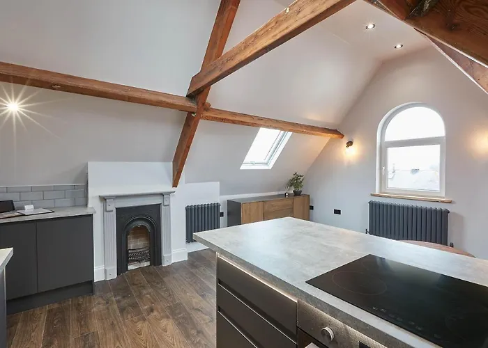 Host & - The Loft At Skinner St *