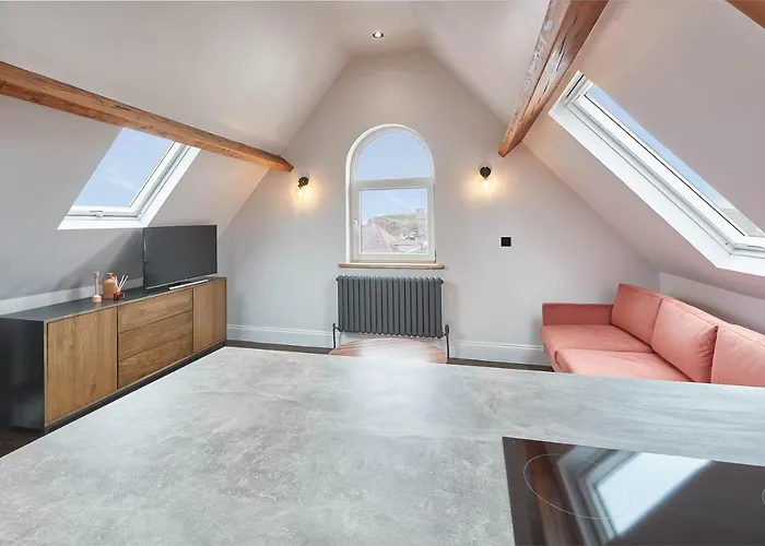 Host & - The Loft At Skinner St *